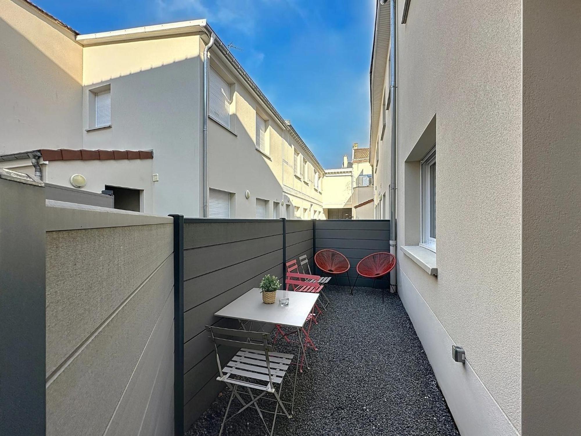 Le Sacre - Centre - Cour Privative - Parking Appartement Reims Buitenkant foto