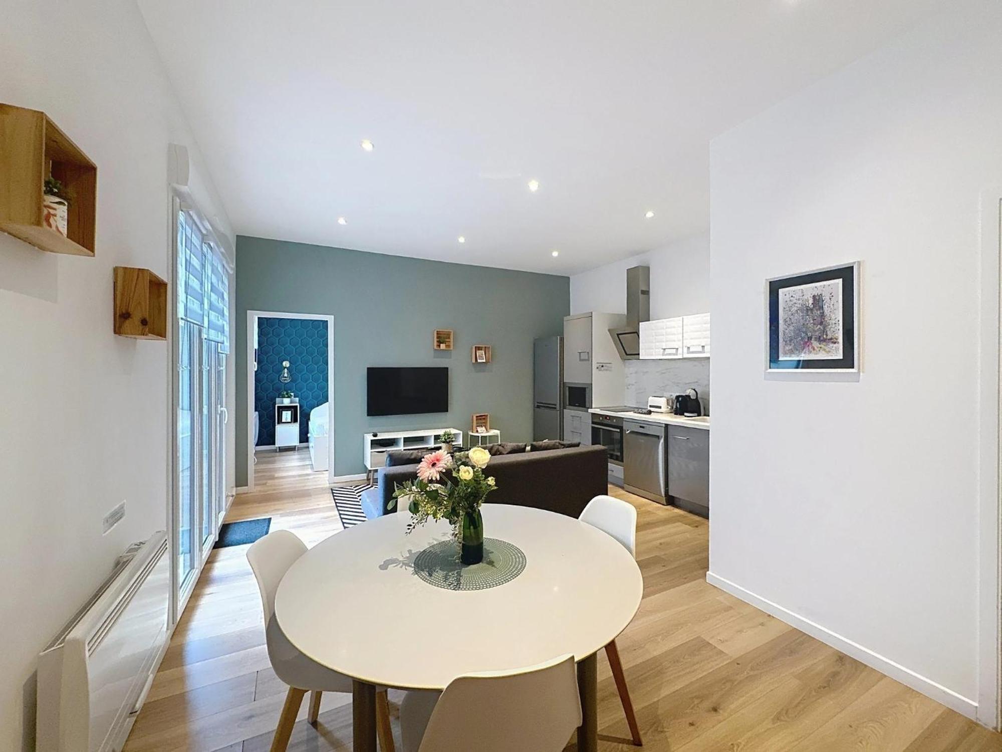 Le Sacre - Centre - Cour Privative - Parking Appartement Reims Buitenkant foto