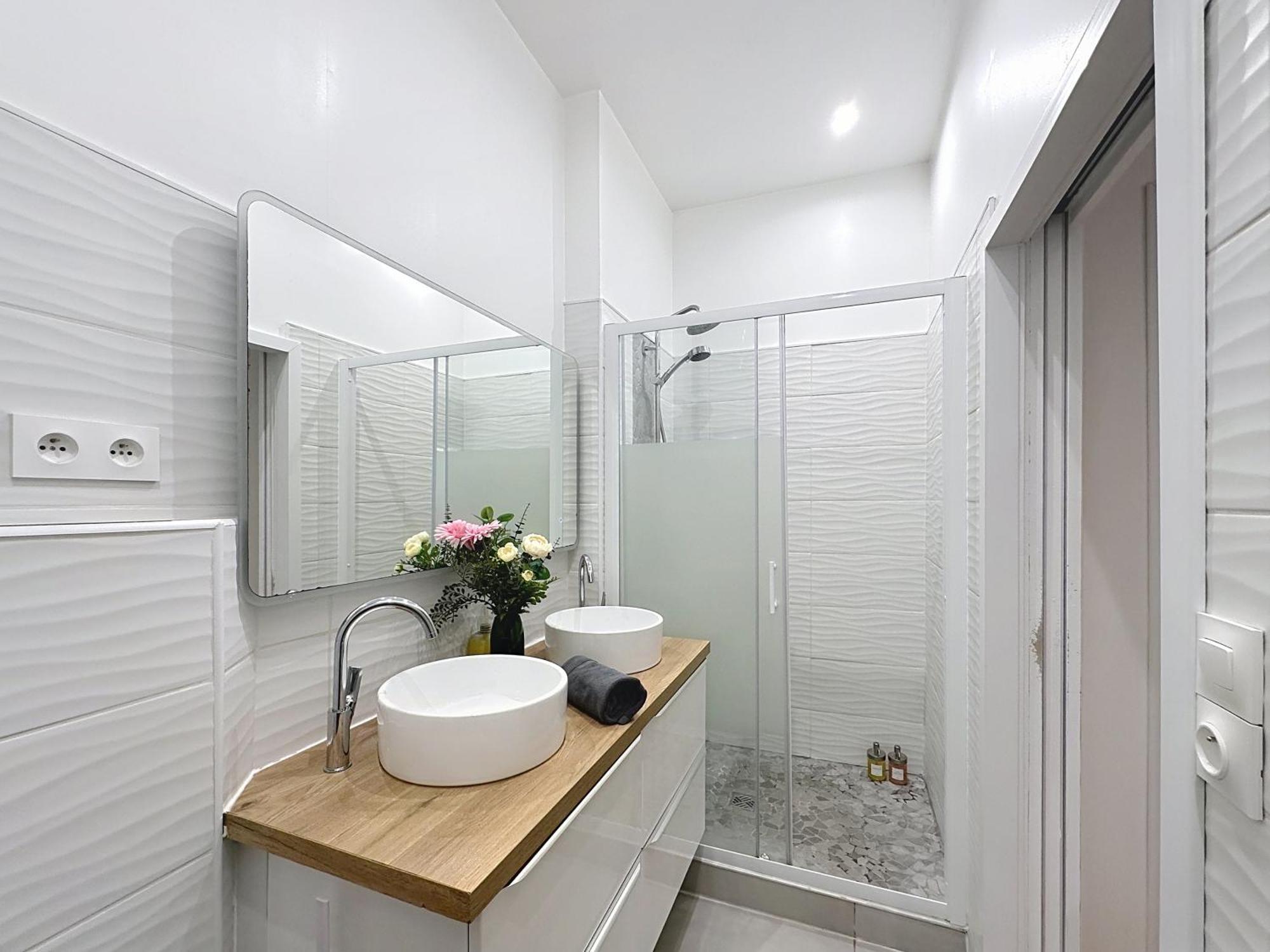 Le Sacre - Centre - Cour Privative - Parking Appartement Reims Buitenkant foto